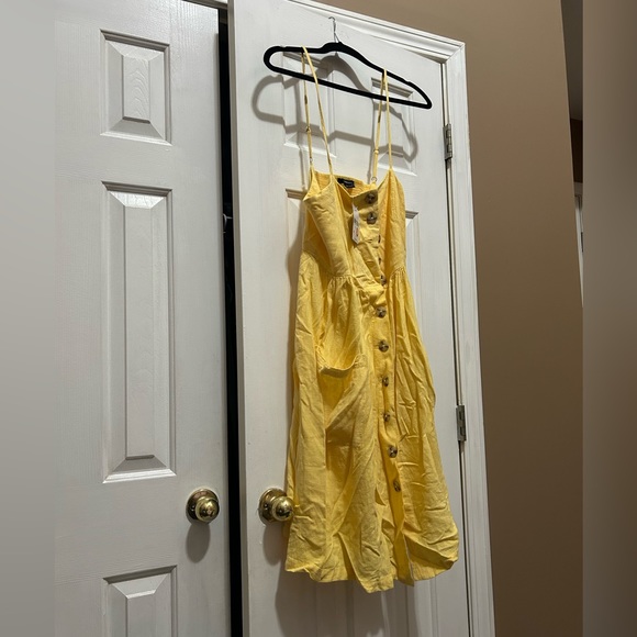 Yellow cami dress with pockets - Picture 1 of 2